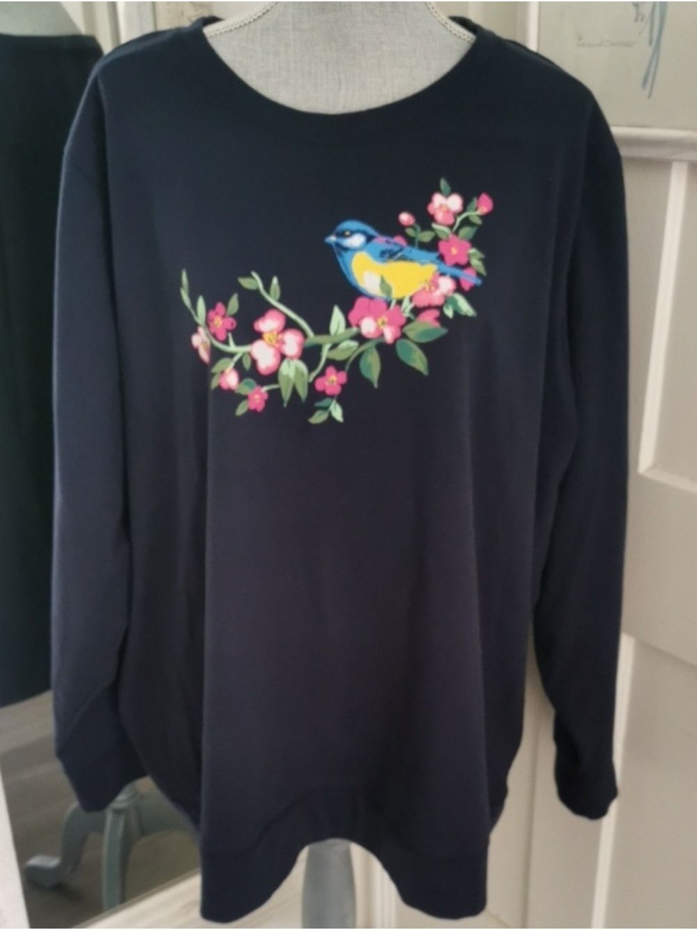 Vintage 90s Penmans Womens Navy Crewneck Sweater with Floral Bird Motif. 4XL
